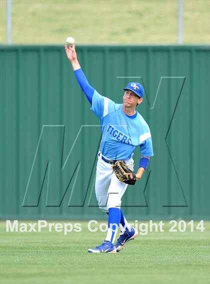 Thumbnail 3 in Grandview vs. Gunter (UIL 2A Region 2 Quarterfinal) photogallery.