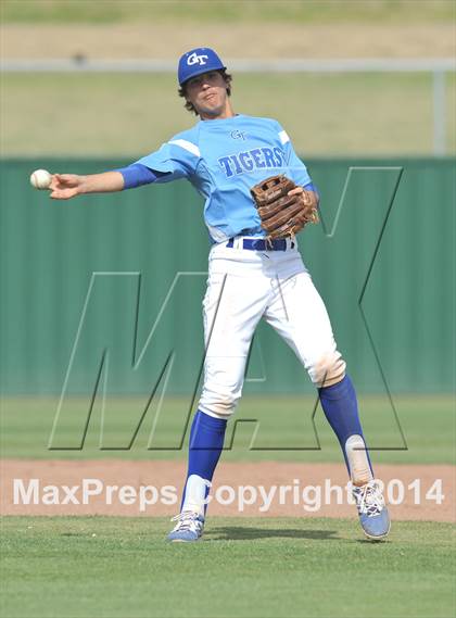 Thumbnail 1 in Grandview vs. Gunter (UIL 2A Region 2 Quarterfinal) photogallery.