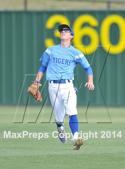 Thumbnail 1 in Grandview vs. Gunter (UIL 2A Region 2 Quarterfinal) photogallery.