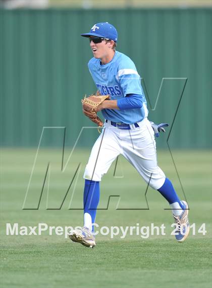 Thumbnail 3 in Grandview vs. Gunter (UIL 2A Region 2 Quarterfinal) photogallery.