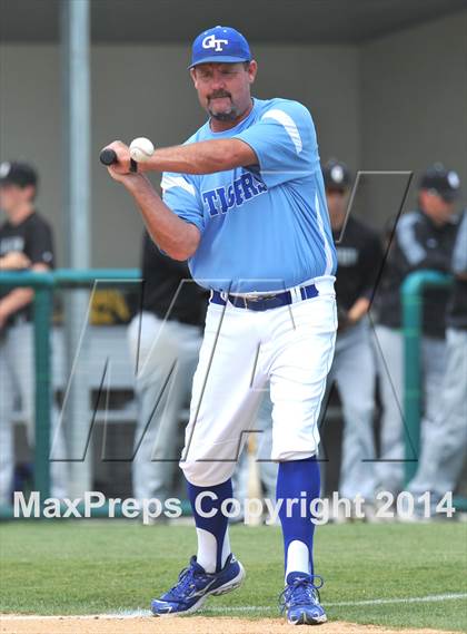 Thumbnail 3 in Grandview vs. Gunter (UIL 2A Region 2 Quarterfinal) photogallery.