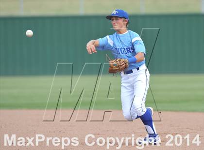 Thumbnail 3 in Grandview vs. Gunter (UIL 2A Region 2 Quarterfinal) photogallery.