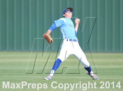 Thumbnail 1 in Grandview vs. Gunter (UIL 2A Region 2 Quarterfinal) photogallery.