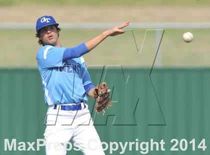 Thumbnail 1 in Grandview vs. Gunter (UIL 2A Region 2 Quarterfinal) photogallery.