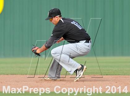 Thumbnail 1 in Grandview vs. Gunter (UIL 2A Region 2 Quarterfinal) photogallery.