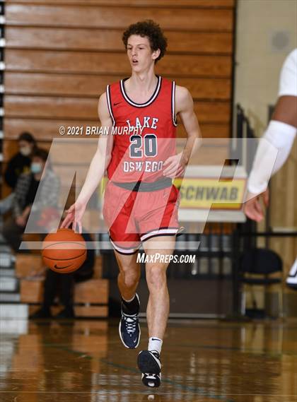 Thumbnail 1 in Tualatin vs. Lake Oswego (Les Schwab Invitational) photogallery.