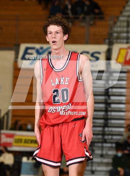 Thumbnail 3 in Tualatin vs. Lake Oswego (Les Schwab Invitational) photogallery.