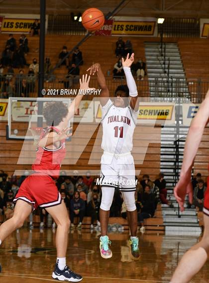 Thumbnail 1 in Tualatin vs. Lake Oswego (Les Schwab Invitational) photogallery.