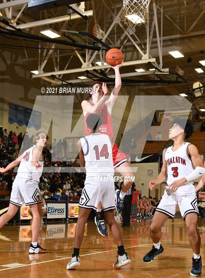 Thumbnail 1 in Tualatin vs. Lake Oswego (Les Schwab Invitational) photogallery.