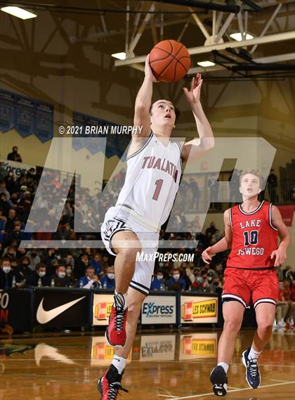 Thumbnail 3 in Tualatin vs. Lake Oswego (Les Schwab Invitational) photogallery.