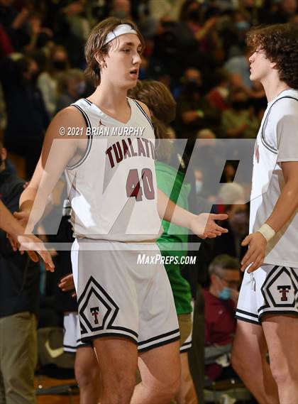 Thumbnail 2 in Tualatin vs. Lake Oswego (Les Schwab Invitational) photogallery.