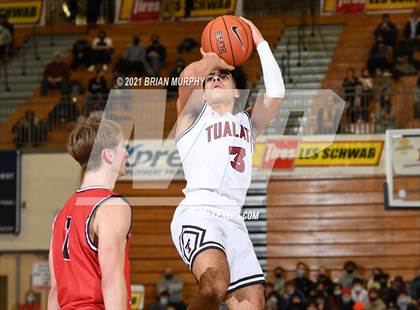 Thumbnail 1 in Tualatin vs. Lake Oswego (Les Schwab Invitational) photogallery.