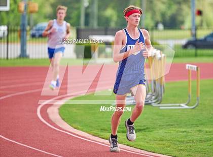 Thumbnail 2 in Northland Christian Relays (1600M) photogallery.