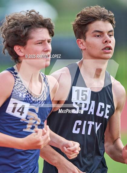 Thumbnail 2 in Northland Christian Relays (1600M) photogallery.