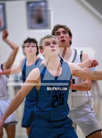 Thumbnail 2 in Clearfield vs Farmington photogallery.