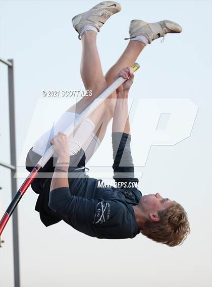 Thumbnail 2 in Logan Elm Invitational photogallery.