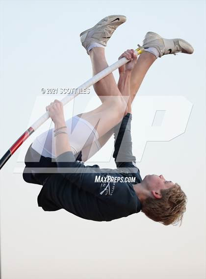 Thumbnail 1 in Logan Elm Invitational photogallery.