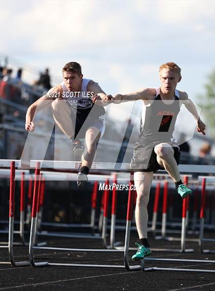 Thumbnail 1 in Logan Elm Invitational photogallery.