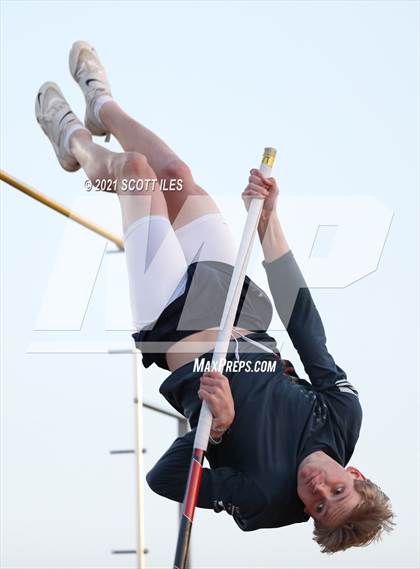 Thumbnail 1 in Logan Elm Invitational photogallery.