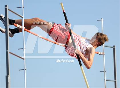 Thumbnail 1 in Logan Elm Invitational photogallery.