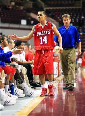 Thumbnail 3 in Dulles vs. Chavez (UIL 5A Region 3 Semifinal) photogallery.