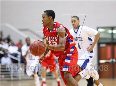 Thumbnail 1 in Dulles vs. Chavez (UIL 5A Region 3 Semifinal) photogallery.