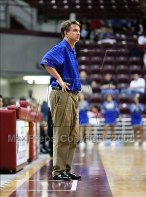 Thumbnail 1 in Dulles vs. Chavez (UIL 5A Region 3 Semifinal) photogallery.