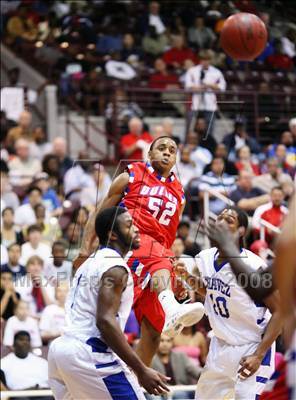 Thumbnail 3 in Dulles vs. Chavez (UIL 5A Region 3 Semifinal) photogallery.