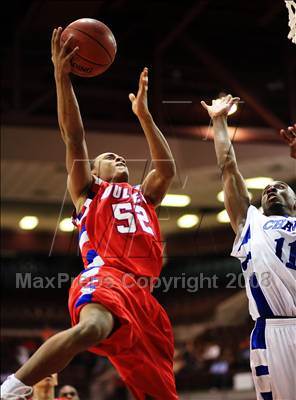 Thumbnail 2 in Dulles vs. Chavez (UIL 5A Region 3 Semifinal) photogallery.