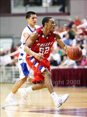 Thumbnail 2 in Dulles vs. Chavez (UIL 5A Region 3 Semifinal) photogallery.
