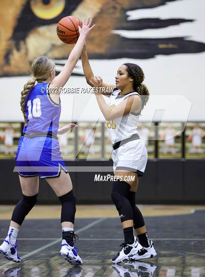 Thumbnail 2 in Malakoff vs Whitney (Kaufman Tournament) photogallery.
