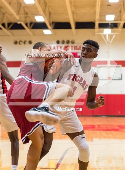 Thumbnail 3 in Tompkins @ Katy photogallery.