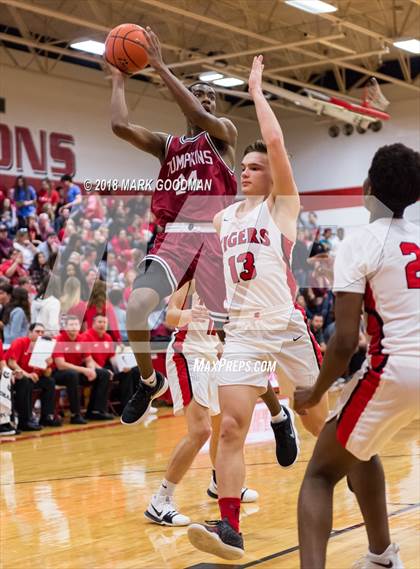 Thumbnail 3 in Tompkins @ Katy photogallery.