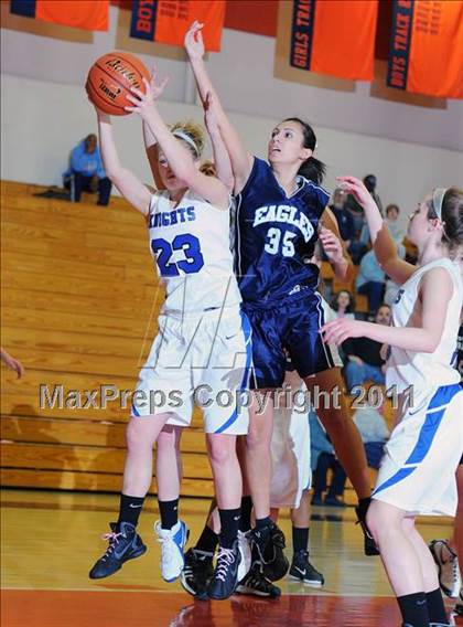 Thumbnail 3 in Lititz Christian vs. Harrisburg Christian (D3 Quarterfinals) photogallery.