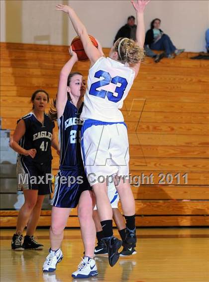 Thumbnail 2 in Lititz Christian vs. Harrisburg Christian (D3 Quarterfinals) photogallery.