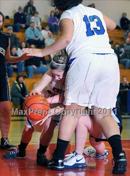 Thumbnail 3 in Lititz Christian vs. Harrisburg Christian (D3 Quarterfinals) photogallery.