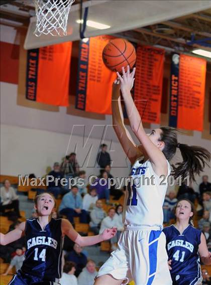 Thumbnail 1 in Lititz Christian vs. Harrisburg Christian (D3 Quarterfinals) photogallery.