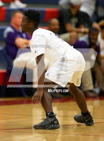 Thumbnail 3 in Marcos de Niza vs. Cesar Chavez (McClintock Holiday Tournament) photogallery.