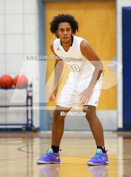 Thumbnail 1 in Marcos de Niza vs. Cesar Chavez (McClintock Holiday Tournament) photogallery.