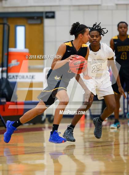 Thumbnail 3 in Marcos de Niza vs. Cesar Chavez (McClintock Holiday Tournament) photogallery.