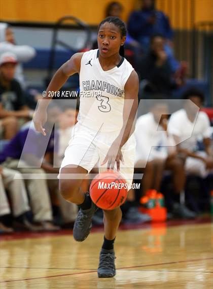 Thumbnail 3 in Marcos de Niza vs. Cesar Chavez (McClintock Holiday Tournament) photogallery.