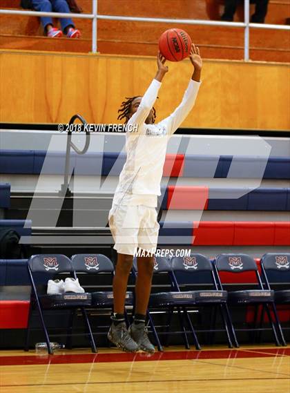 Thumbnail 2 in Marcos de Niza vs. Cesar Chavez (McClintock Holiday Tournament) photogallery.