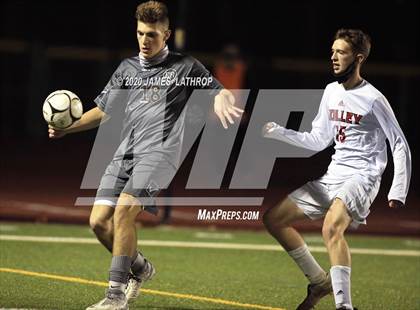 Thumbnail 2 in Holley @ East Rochester (NYPHSAA Section 5 Final) photogallery.
