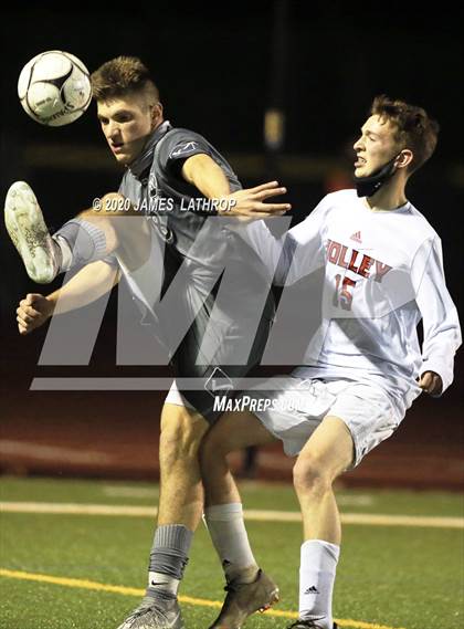 Thumbnail 1 in Holley @ East Rochester (NYPHSAA Section 5 Final) photogallery.