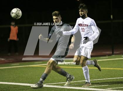 Thumbnail 2 in Holley @ East Rochester (NYPHSAA Section 5 Final) photogallery.