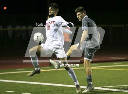 Thumbnail 2 in Holley @ East Rochester (NYPHSAA Section 5 Final) photogallery.