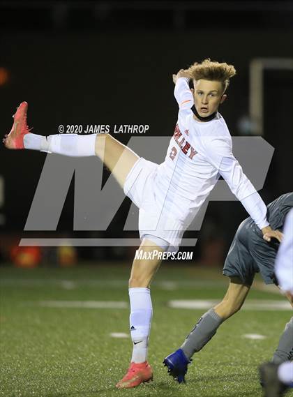 Thumbnail 2 in Holley @ East Rochester (NYPHSAA Section 5 Final) photogallery.