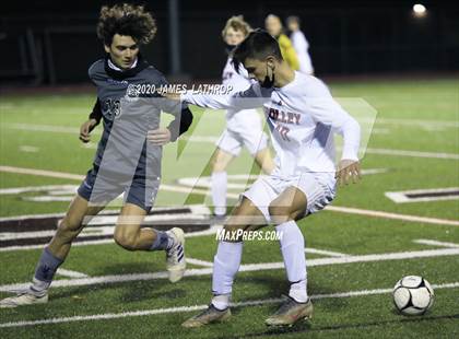 Thumbnail 1 in Holley @ East Rochester (NYPHSAA Section 5 Final) photogallery.