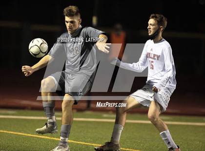 Thumbnail 3 in Holley @ East Rochester (NYPHSAA Section 5 Final) photogallery.