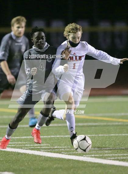 Thumbnail 3 in Holley @ East Rochester (NYPHSAA Section 5 Final) photogallery.